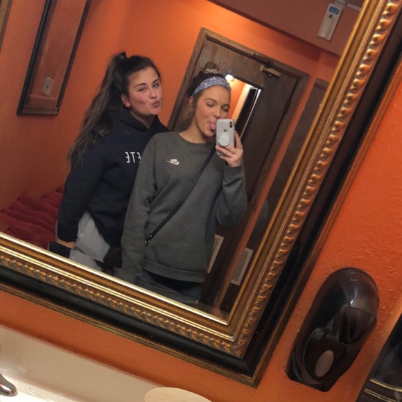 Meet your Posher, Bailey - Picture 3 of 4